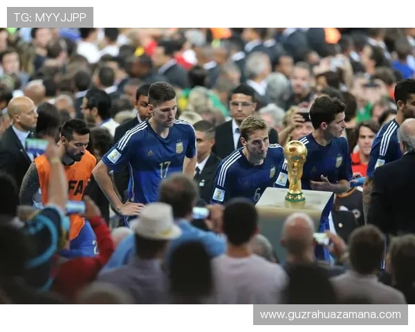 梅西再度闪耀带领球队距离捧起冠军荣耀只差最后关键一步之遥时刻 梅西再度闪耀带领球队距离捧起冠军荣耀只差最后关键一步之遥时刻