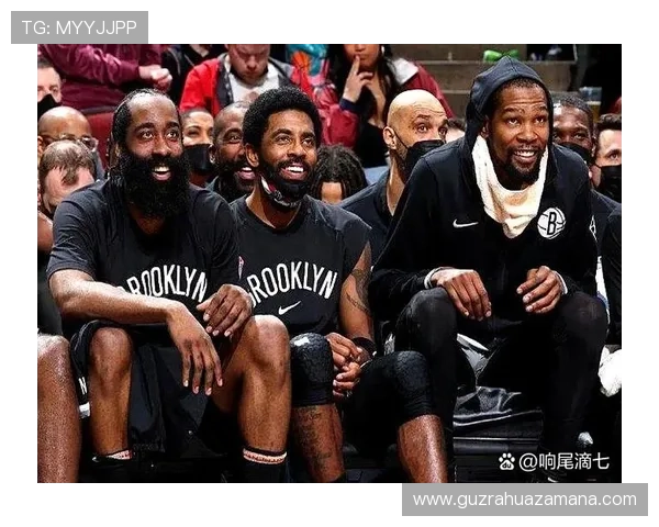 欧文与教练组紧密互动积极探索新战术持续尝试提升球队战力 欧文与教练组紧密互动积极探索新战术持续尝试提升球队战力